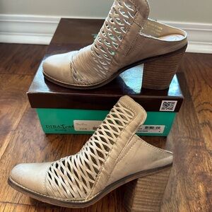 Diba True Landing Crew stone slip in mules